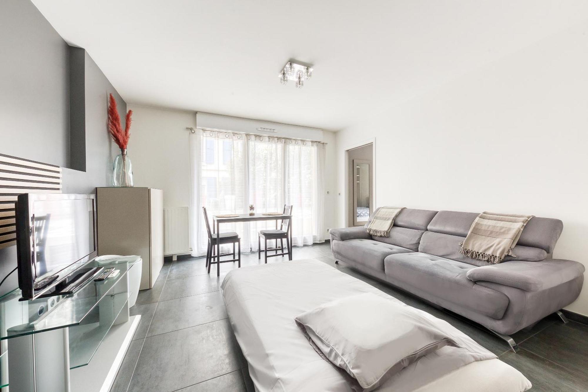 Apartment O Cocon De Franconville - Avec Grande Terrasse - 24h Access
